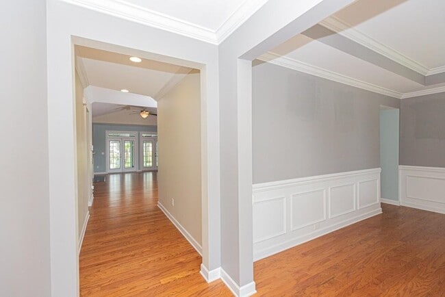 Building Photo - 1749 Paddington St