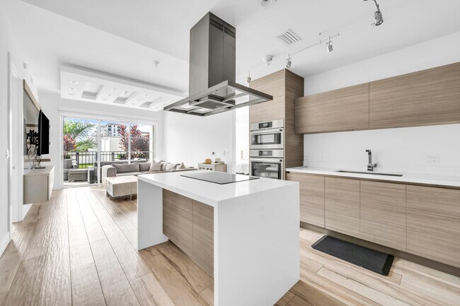 Primary Photo - 155 E Boca Raton Rd