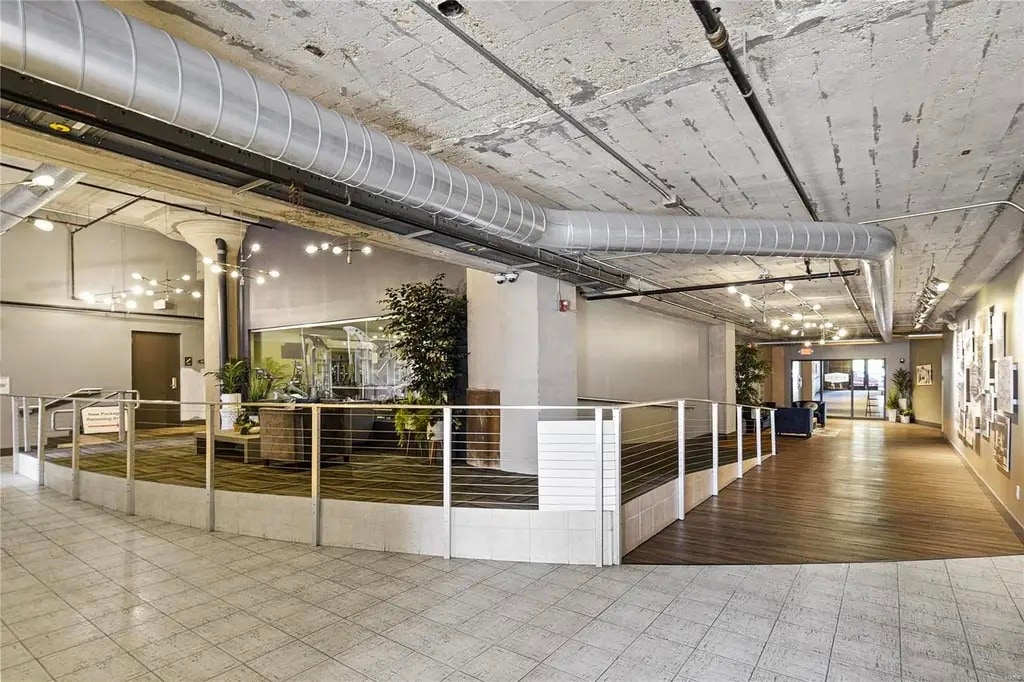 Common Area - 4100 Forest Park Ave