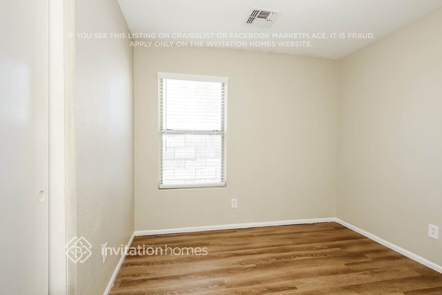 Building Photo - 16255 W Moreland St