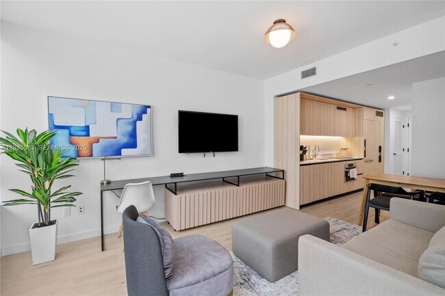 Building Photo - 225 N Miami Ave