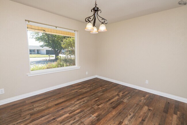 Building Photo - 1046 Jan Lee Dr