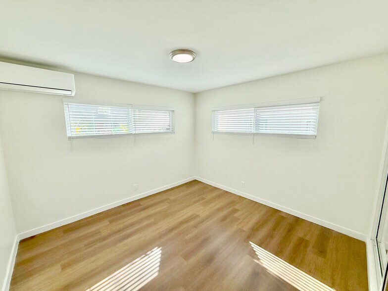 Building Photo - 231 California Ave