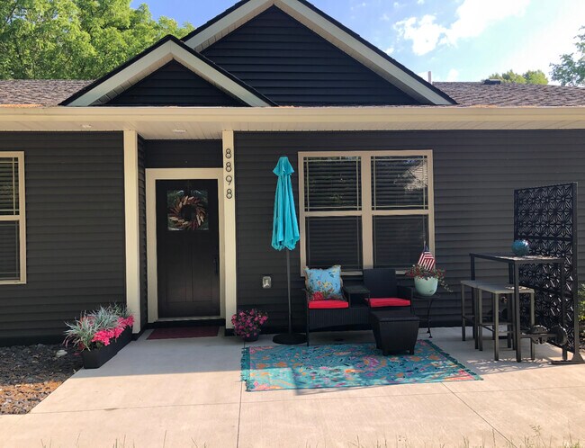 Primary Photo - 8898 Austin Ct