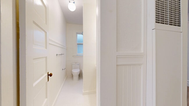 Building Photo - 1659 Grant Ave