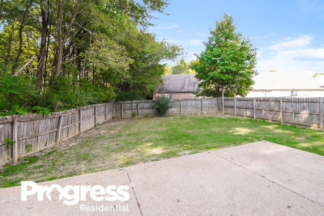 Building Photo - 12600 Hunters Forest Cove