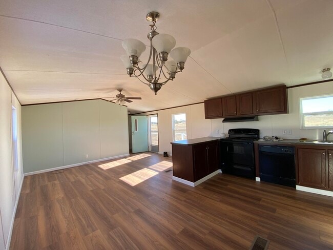 Building Photo - 533 Frost Rd