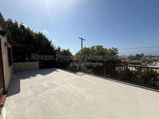Building Photo - 2166 Palomar Ave