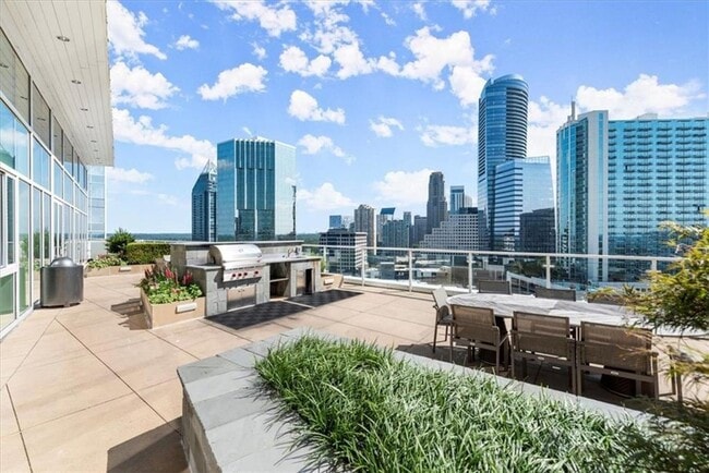 Building Photo - 10 Terminus Luxury 2 Bedroom Condo in Hear...