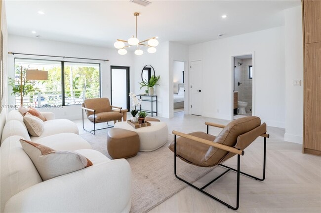 Building Photo - 1420 SW 17th St