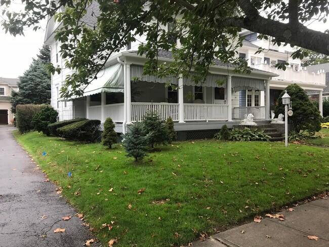 Building Photo - 407 Jersey Ave