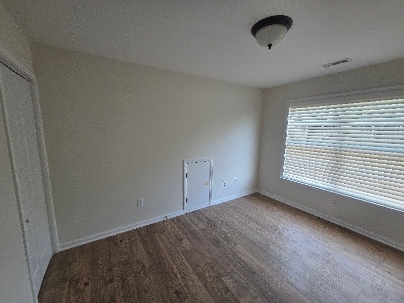 Building Photo - 418 Rosemeade Ct
