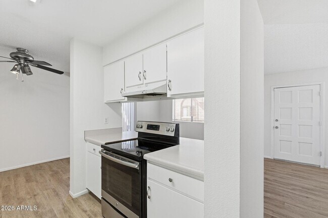 Building Photo - 1500 W Rio Salado Pkwy