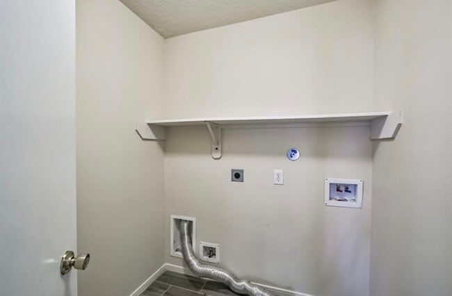 Building Photo - 14820 Welbeck Dr