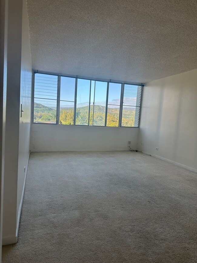 Building Photo - Fairway Gardens – 2 BD / 1 BA / 1 PK Spacious & Convenient Condo Living