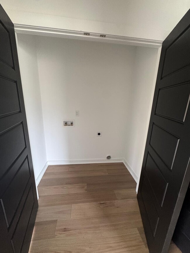 Building Photo - 510 Crump St