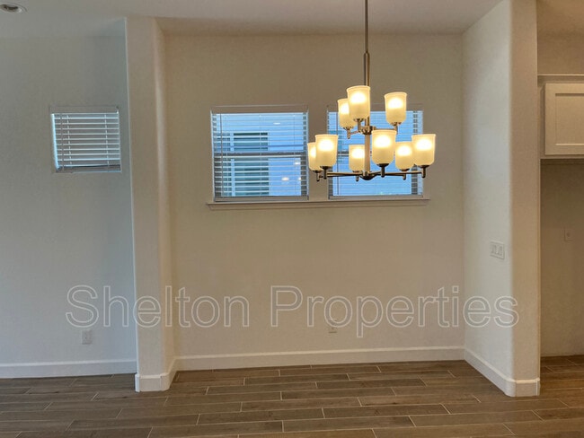 Building Photo - 20711 W Medlock Dr