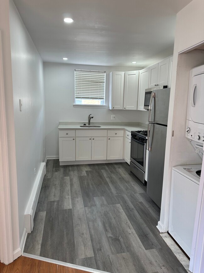 Building Photo - 909 W Moyamensing Ave