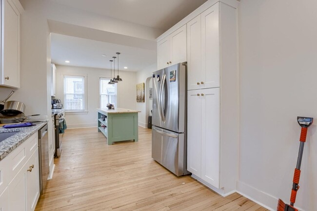 Building Photo - 3820 Chicago St