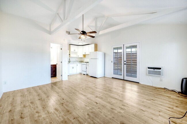 Building Photo - 2707 Robertson St