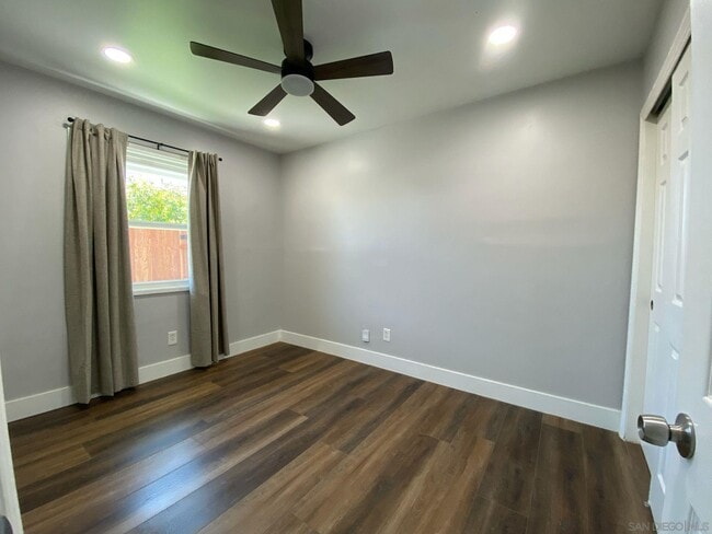 Building Photo - 4384 Clairemont Dr
