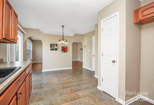 Building Photo - 7115 Simbrah Way