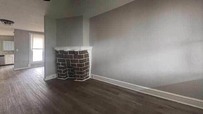 Building Photo - 705 Edgemore Rd