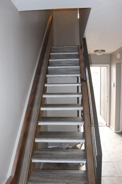 Building Photo - 1604 Summer Creek Ct