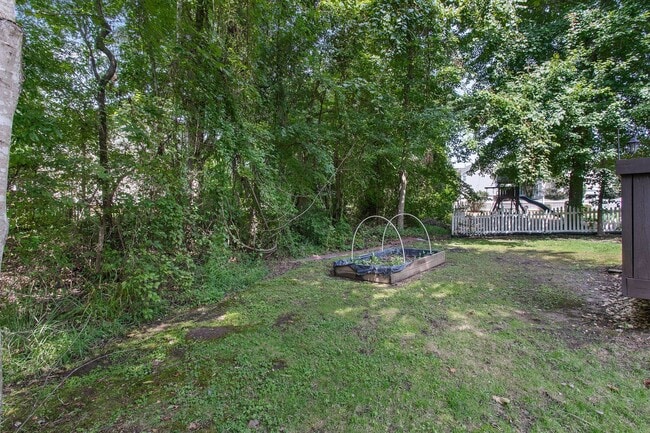 Building Photo - BEAUTIFUL 5 BEDROOM HOME IN HAMPTON PARK