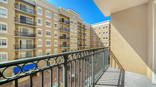 Building Photo - 1064 N Tamiami Trl