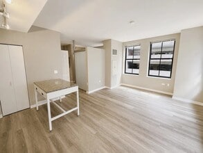 Building Photo - 159 N Wells St