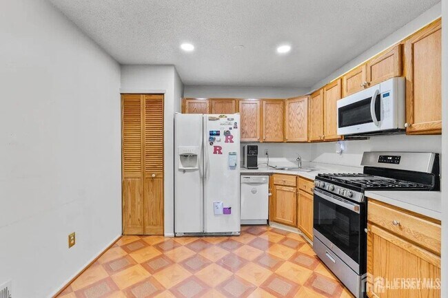 Building Photo - 251 Kempsey Dr