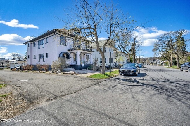 Building Photo - 1814 Olive St