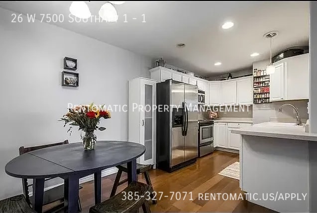 Building Photo - 26 W 7500 S