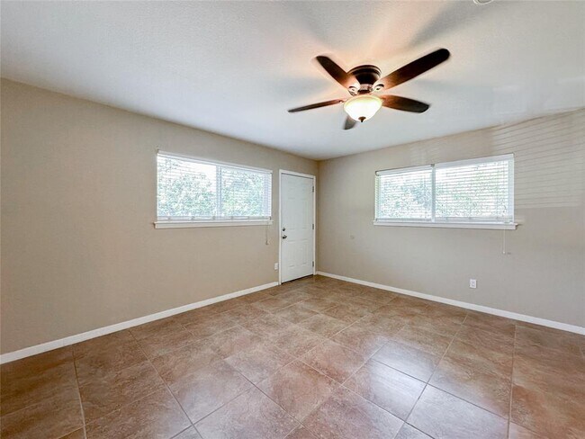 Building Photo - 11418 Cypress North Houston Rd