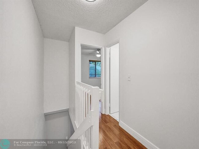 Building Photo - 9845 Riverside Dr