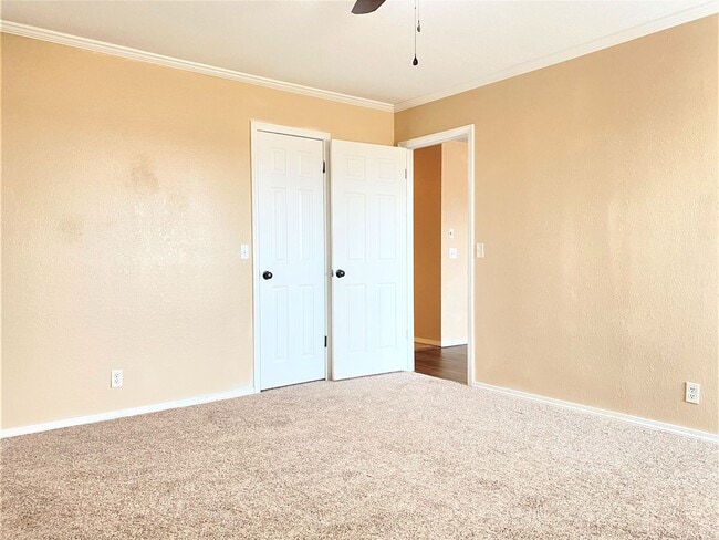 Building Photo - 725 Lapwing Rd