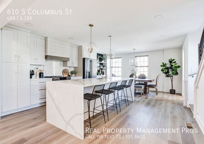 Building Photo - Stunning Corner Townhouse, Old Town Alexan...