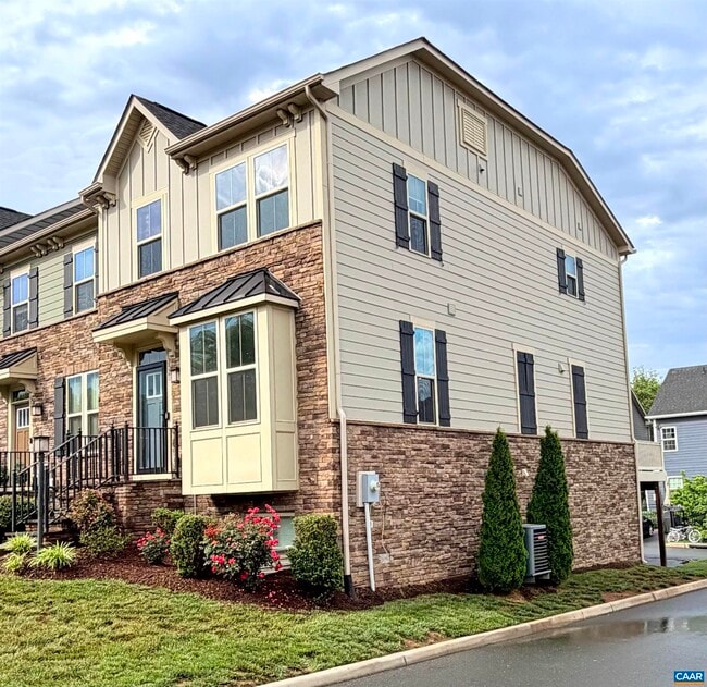 Building Photo - 3520 Steamer Dr