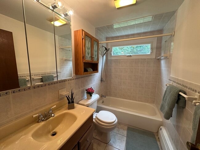 Building Photo - 10 Cedar Ridge Dr
