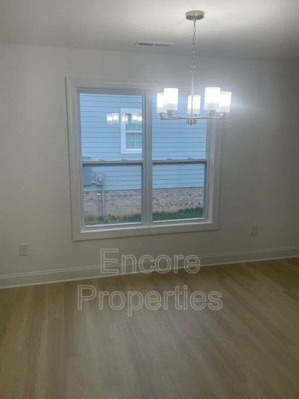 Building Photo - 1115 Grace Ave