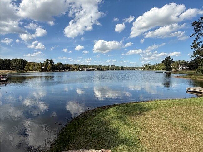 Building Photo - 16 Golf Vw Mnr