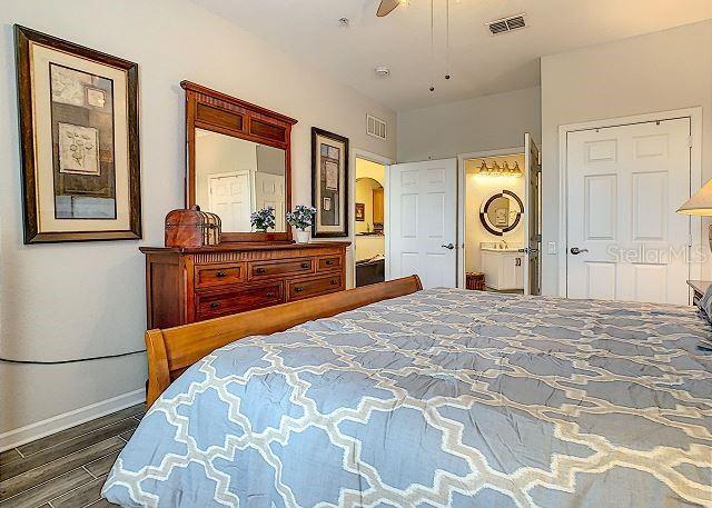 Building Photo - 4862 Cayview Ave