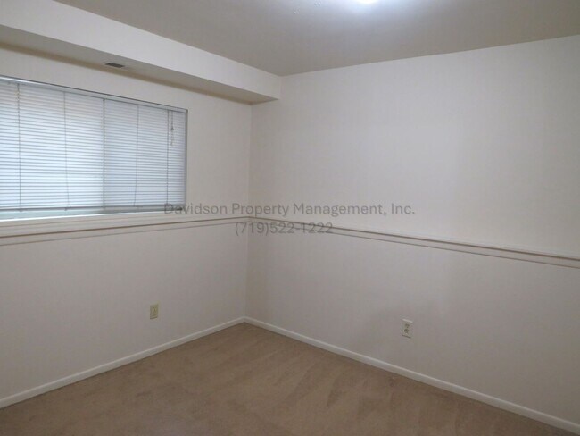 Building Photo - 670 Van Buren St