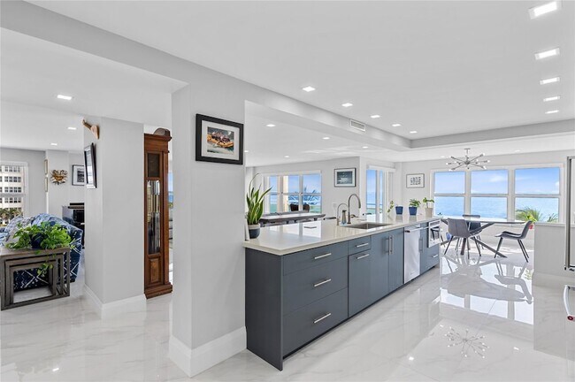 Building Photo - 3900 Galt Ocean Dr