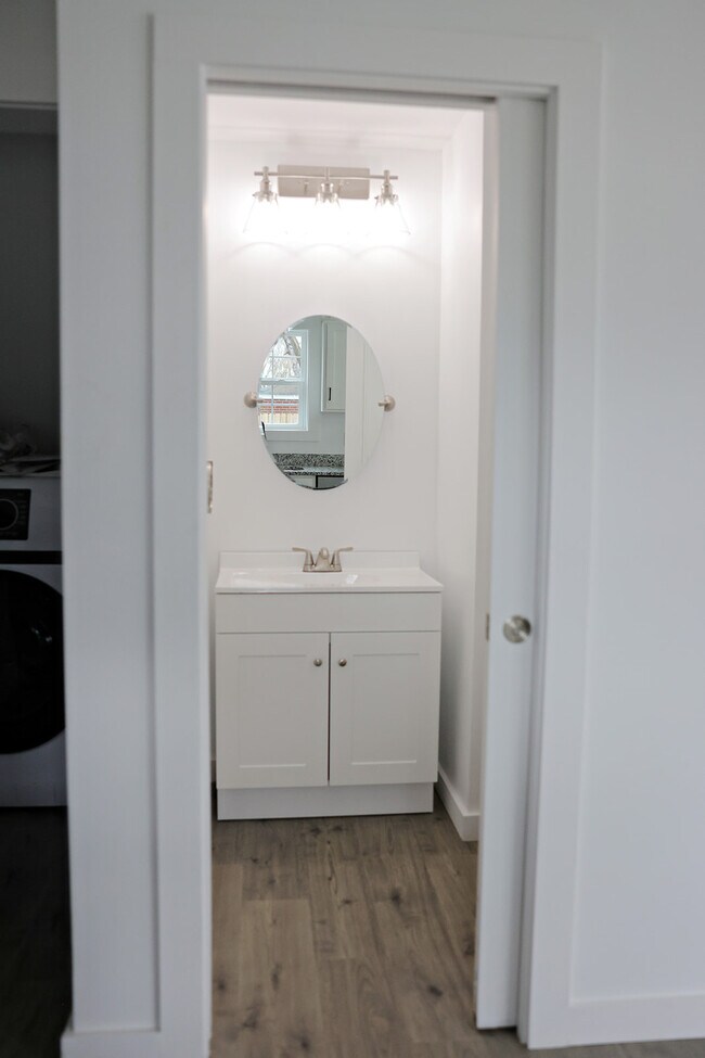 Building Photo - 217 Quince Alley