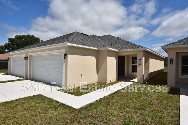 Building Photo - 1111 Mercury Dr E
