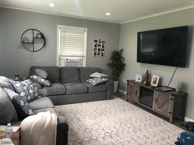 Building Photo - 16 Brookside Ave