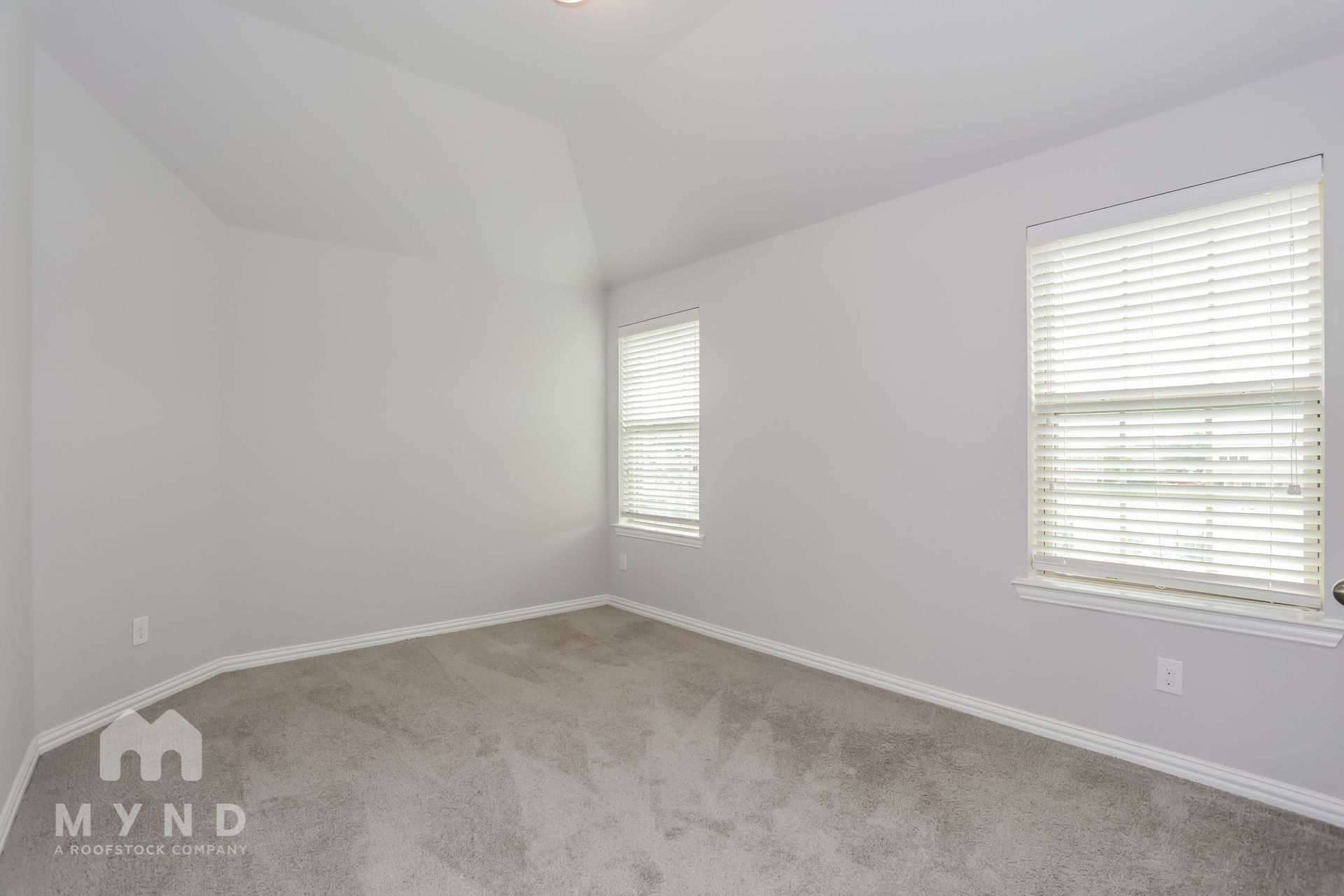 Building Photo - 120 Knight of Realm Blvd