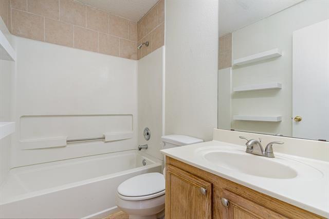 Building Photo - 1810 Cedar Ridge Dr